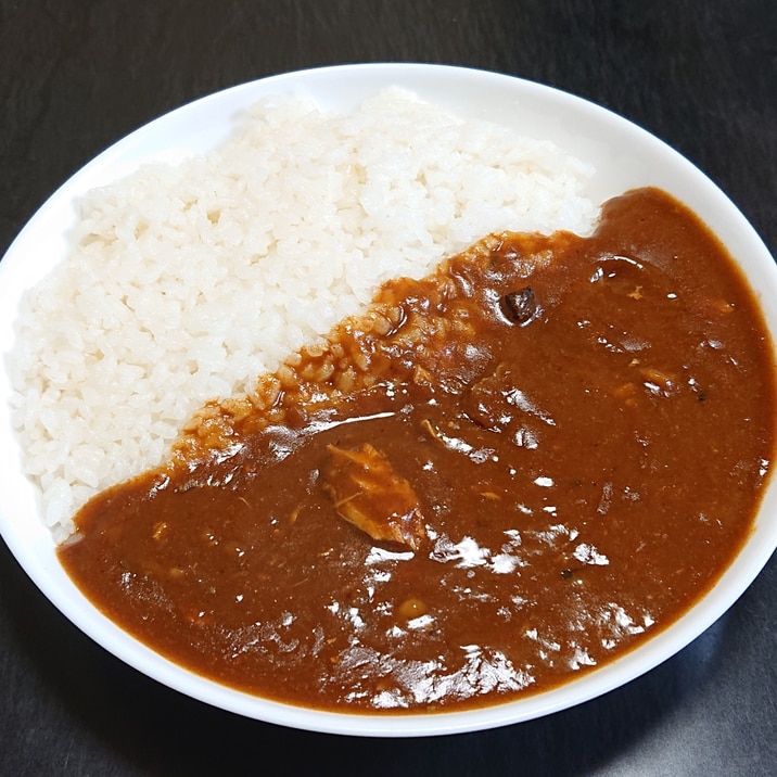 レトルトで☆ピリ辛サバ缶カレー